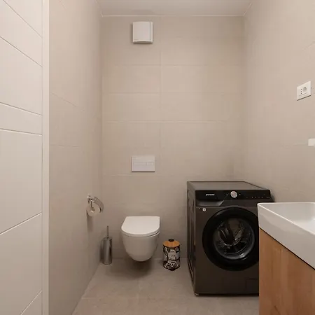 Luxury Mona With Garden & Jacuzzi In Zadar, Borik Apartmán *