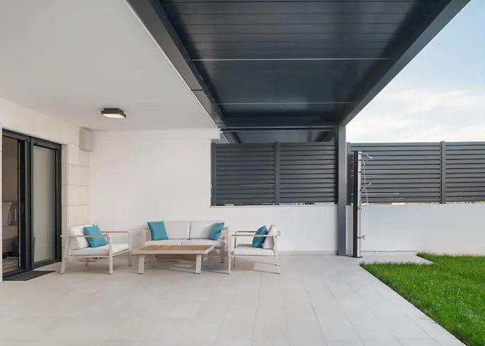 Luxury Mona With Garden&jacuzzi In Zadar, Borik * Zadar