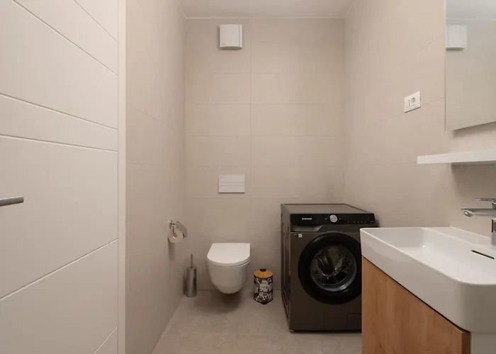 Luxury Mona With Garden&jacuzzi In Zadar, Borik Appartement *