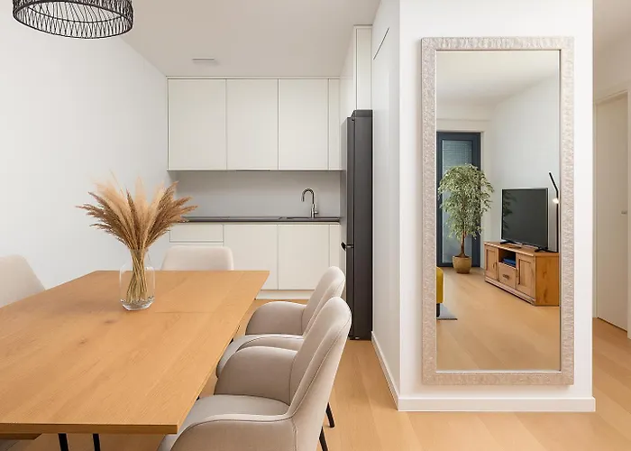 Luxury Mona With Garden&jacuzzi In Zadar, Borik Zadar