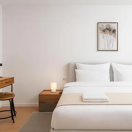 Apartment Luxury Mona With Garden & Jacuzzi In Zadar, Borik