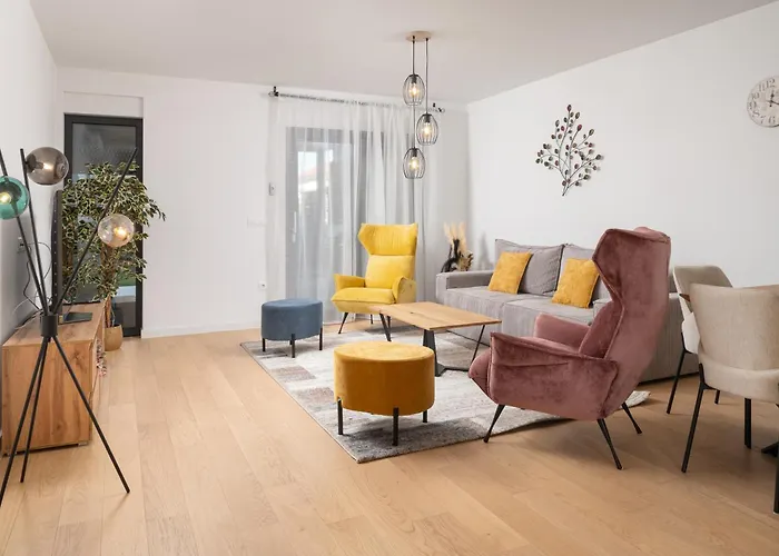 Apartman Luxury Mona With Garden & Jacuzzi In Zadar, Borik