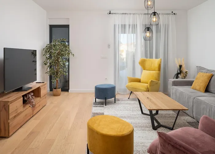 Luxury Mona With Garden & Jacuzzi In Zadar, Borik *