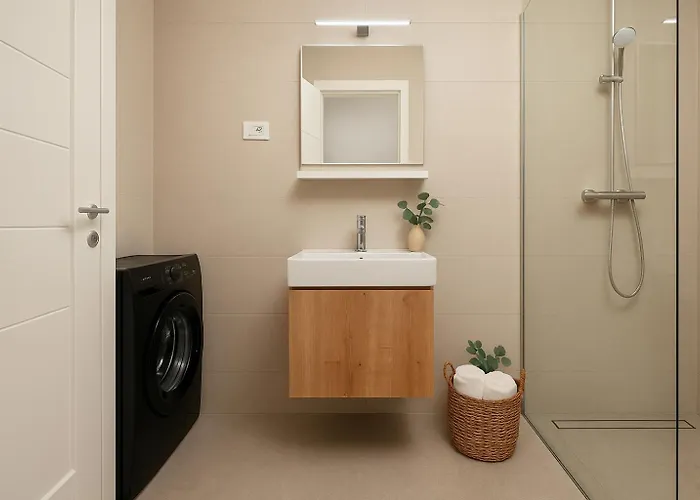 Luxury Mona With Garden & Jacuzzi In Zadar, Borik